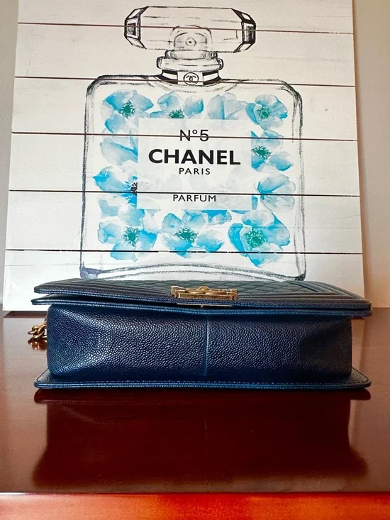 CHANEL Dark Navy Quilted Boy Flap Shoulder Bag with Gold Chain - Picture 16 of 16